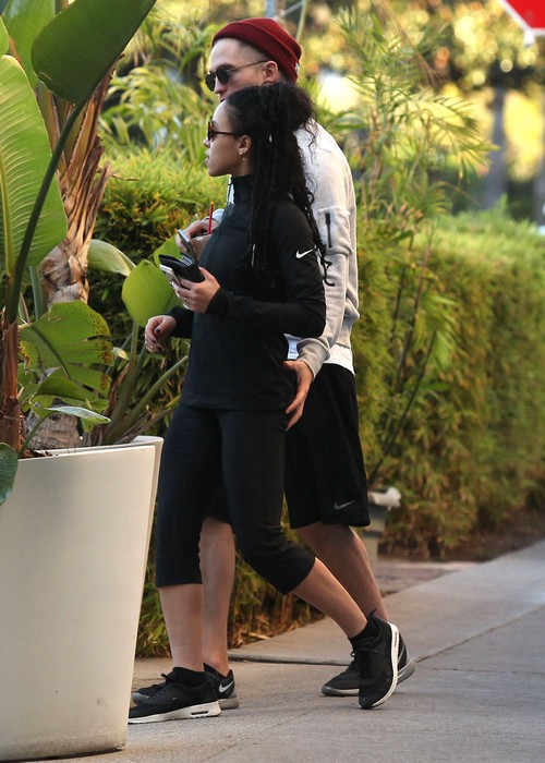 Kristen Stewart Laughs At Robert Pattinson’s Butt Grab of FKA Twigs – Regrets Dating Twilight Rpatz? (PHOTOS)