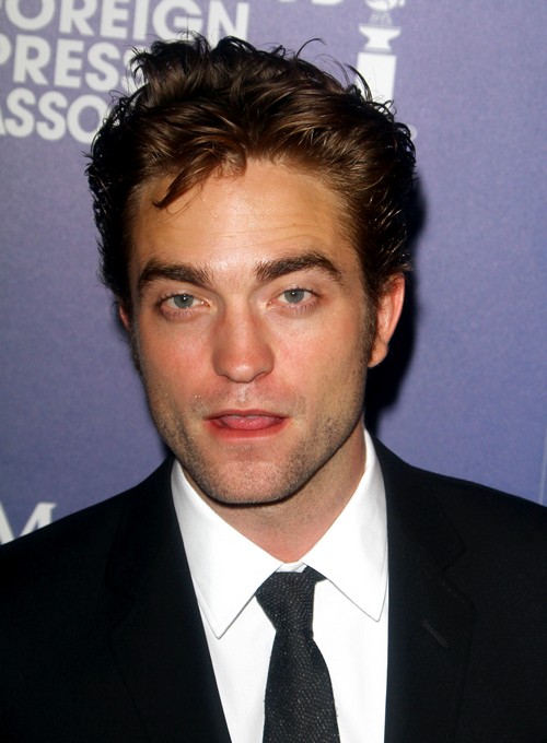 Kristen Stewart and Robert Pattinson Secret Dating Hook-Up at Venice Film Festival – Twilight Stars Together?