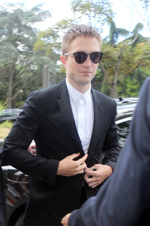 Robert Pattinson, FKA Twigs Split: Wedding Called Off Due To Breakup Over Mia Wasikowska Rumors?