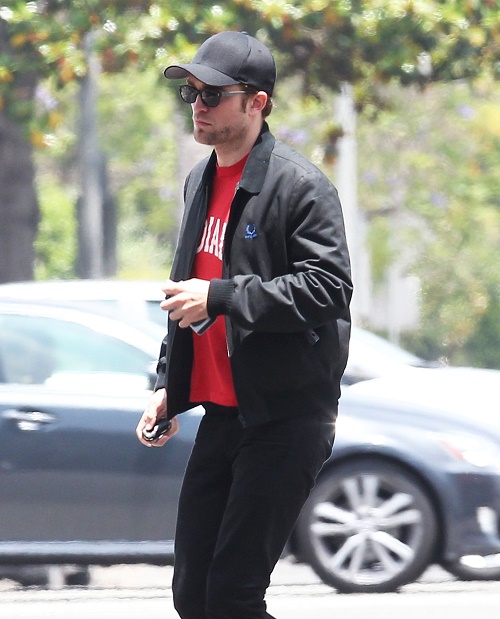 Robert Pattinson’s Sisters Distrust Gold Digger FKA Twigs: Will R-Patz Cancel Wedding For Lizzy And Victoria?