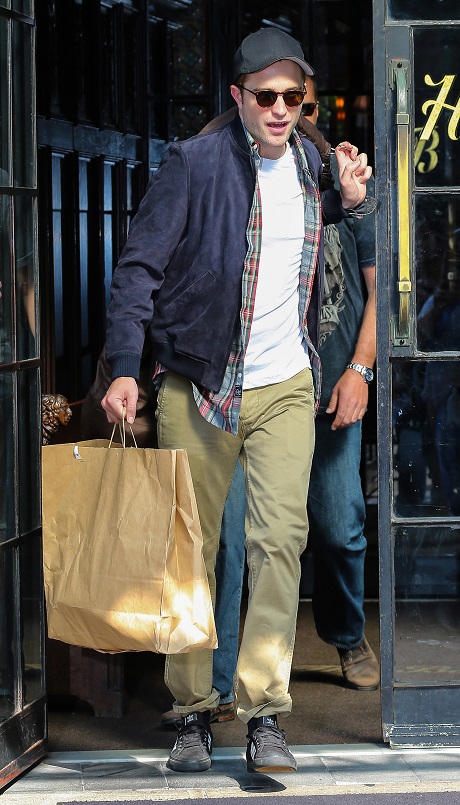 Robert Pattinson Done With Kristen Stewart – Dating Katy Perry Hookup At LA Movie Premiere After Party!