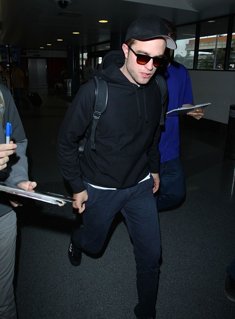 Robert Pattinson Hooking Up With And Dating Both Kristen Stewart AND Katy Perry – Rob Has Endless List Of Friends With Benefits!