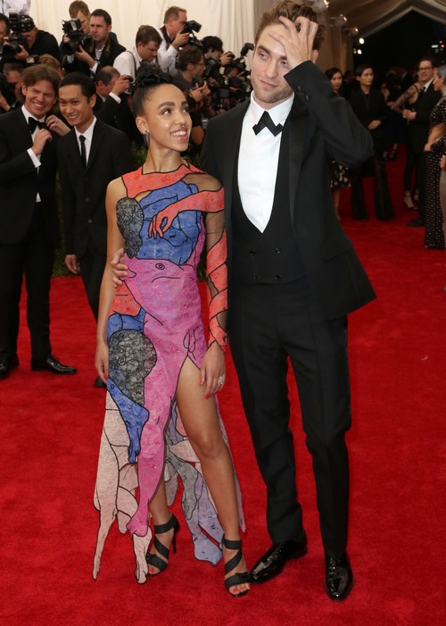 Robert Pattinson Regrets Choosing FKA Twigs: Wishes He Was Engaged To Katy Perry?