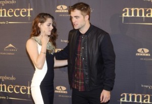 Kristen Stewart And Robert Pattinson Snub Nikki Reed At Hanson Record Release Party 0411