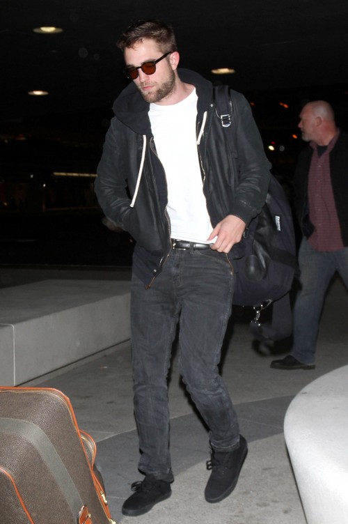 Robert Pattinson Spotted At Tom Sturridge’s Pre-Birthday Party With Sienna Miller (PHOTOS)