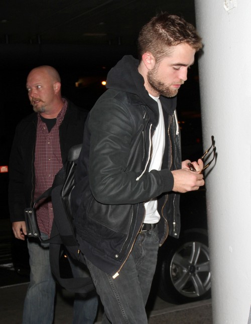 Robert Pattinson’s and Kristen Stewart’s Lonely Christmas: Couple Rebuilding Trust and Love For 2014