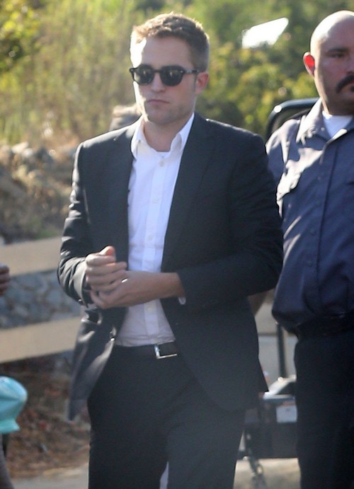 Robert Pattinson and Dylan Penn: Cocaine Pals Party With Drug Dealer and Finish an Eight Ball – Report