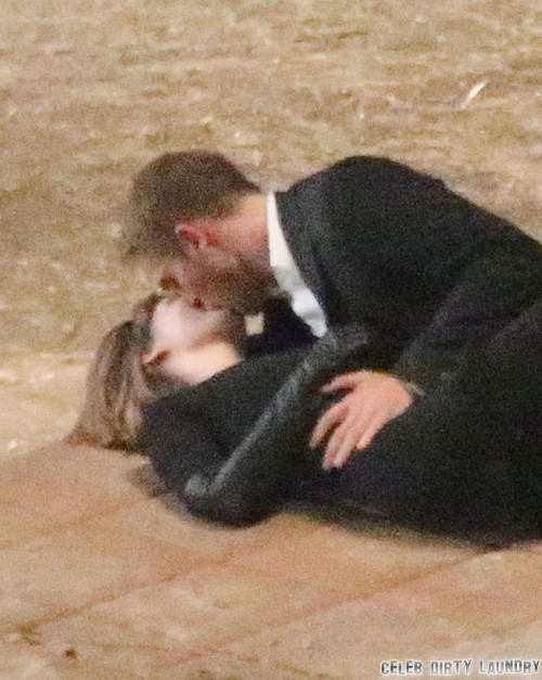 Robert Pattinson’s New Girlfriend – Who Is She, Celebrity Or Civilian?