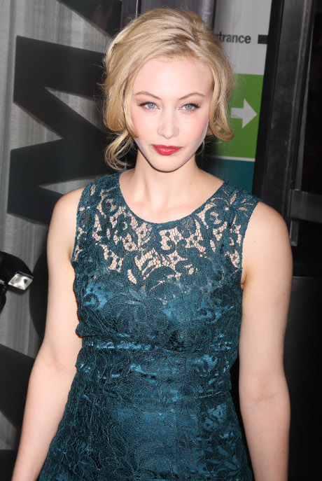 Robert Pattinson & Co-Star Sarah Gadon Hooking Up: Rob Doing Everything He Can To Forget Kristen Stewart!