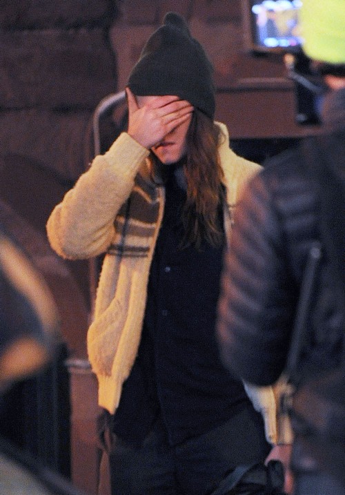 Kristen Stewart Promises Robert Pattinson Loyalty If He Admits To Being Her Boyfriend