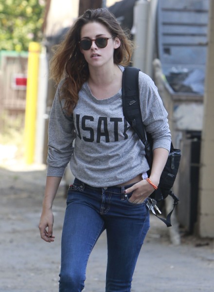Robert Pattinson Spotted With Kristen Stewart Look-Alike, Is He Trying To Send A Message?