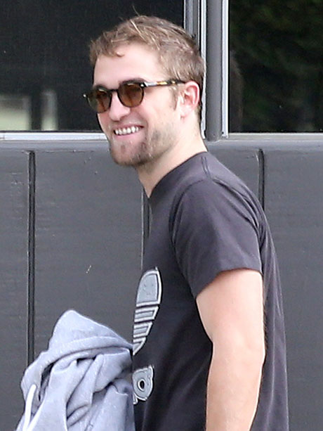 Robert Pattinson and Kristen Stewart Still Sleep Together – Friends With Benefits!