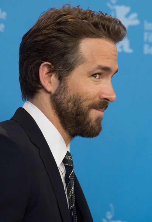 Ryan Reynolds Hit and Run – Car Driven by Paparazzo: Rep Says Actor Okay