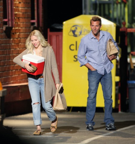 Scarlett Johansson And Bradley Cooper Are Into Each Other Again