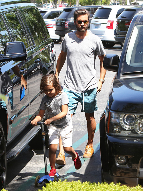 Scott Disick Dating New 18-Year-Old Girlfriend Lindsay Vrckovnik – Kourtney Kardashian Freaks Out?