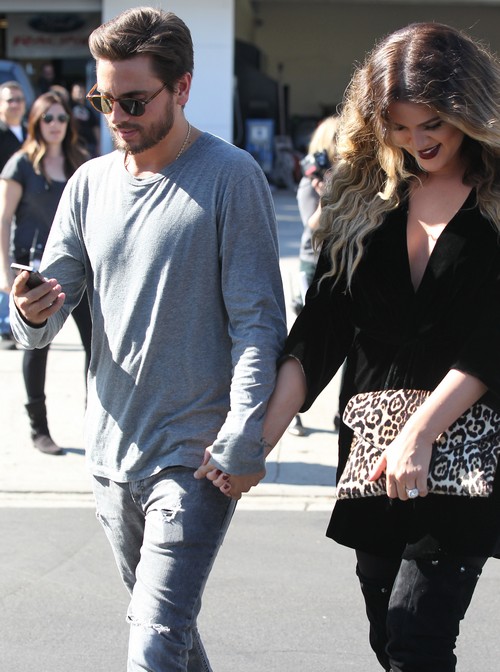 Kourtney Kardashian Furious Over Khloe Kardashian PDA With Scott Disick (PHOTOS)