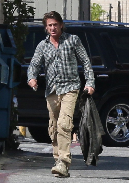 Keanu Reeves Devastated Charlize Theron Chose Sean Penn Over Him