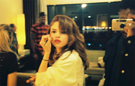 Selena Gomez Out Of Control Again After Rehab: Posts Topless Photo