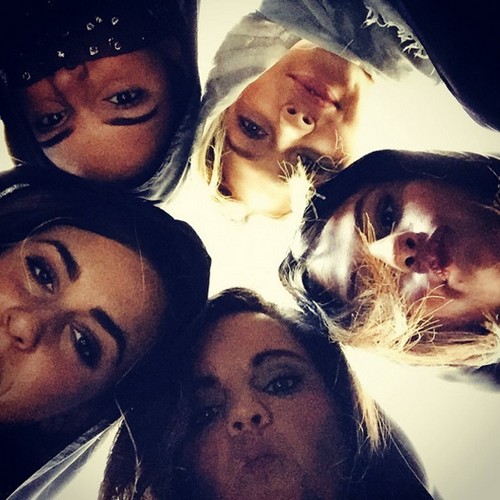 Selena Gomez Posts Racy Photo Makes Justin Bieber Jealous: Hailey Baldwin Fires Back!