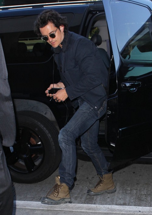 Selena Gomez and Orlando Bloom Moving In Together – Couple Both Selling Homes – Coincidence?