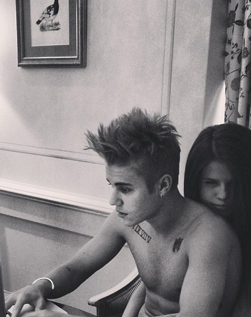 Selena Gomez And Justin Bieber Reunite At Billboard Music Awards – Love or Business For Selena?