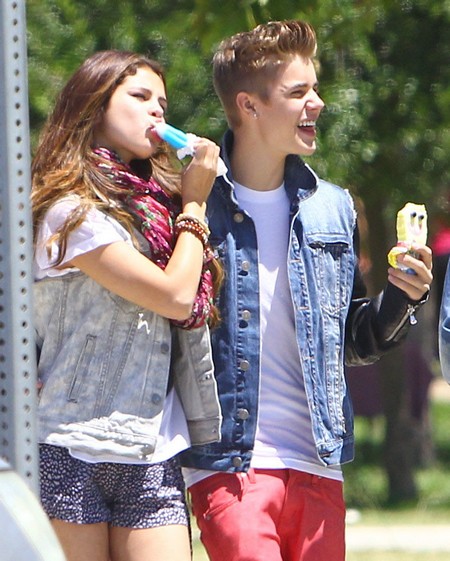 Selena Gomez Moves Next Door to Justin Bieber: Romance Back On – Report
