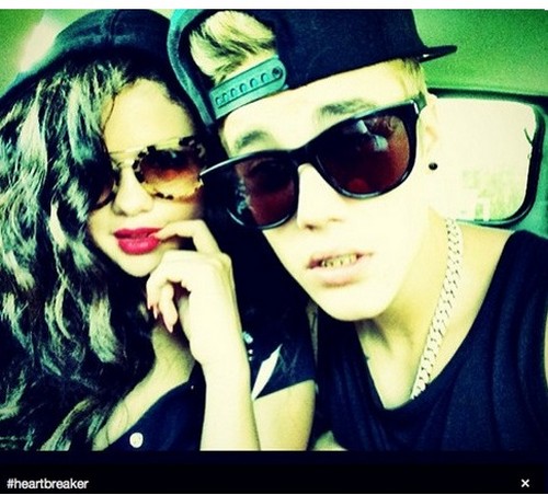 Photo Of Selena Gomez Back With Justin Bieber! – Girl Has No Pride On July 4th