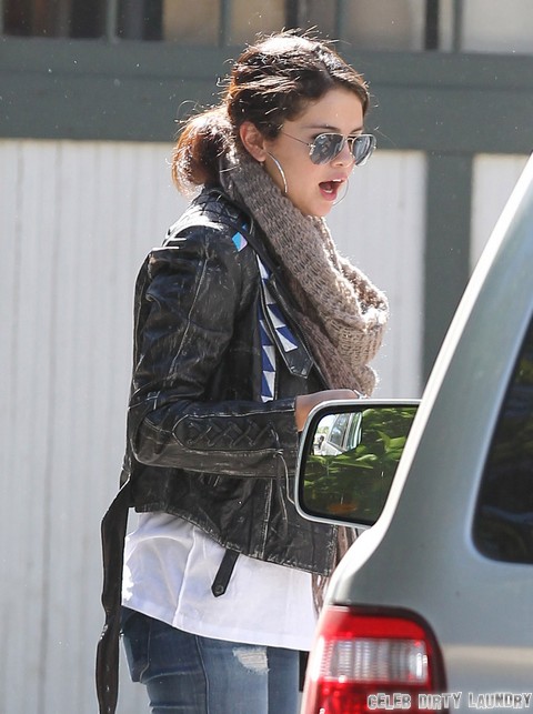 Why Is Selena Gomez Sleeping With Justin Bieber’s Pals?