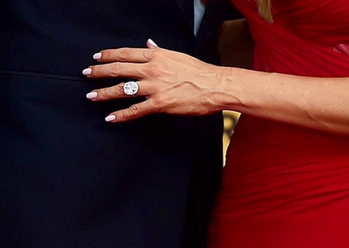 Sofia Vergara Flashes Engagement Ring From Joe Manganiello On SAG Awards Red Carpet (PHOTOS)