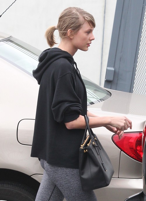 Taylor Swift Desperate To Add Curves Like Selena Gomez for Calvin Harris: T-Swift Hits The Gym