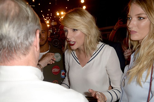 Taylor Swift Comes Out Of Hiding