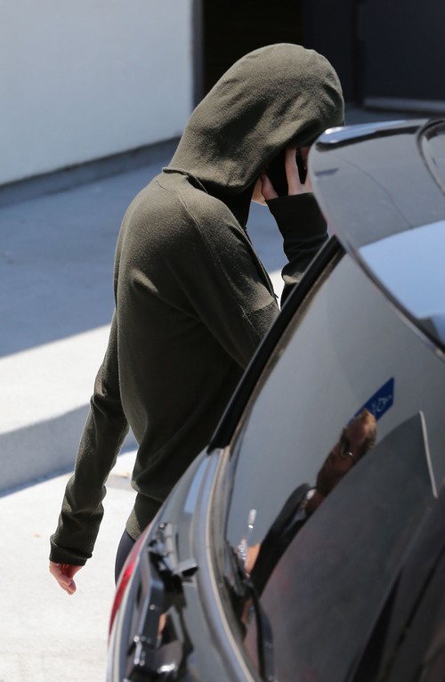 Tom Hiddleston Abandons Taylor Swift: Goes to Australia Solo – Hiddleswift Over?