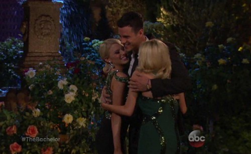 Ben Higgins Hooking Up With The Bachelor 2016 Twin Sisters Emily And Haley Ferguson?