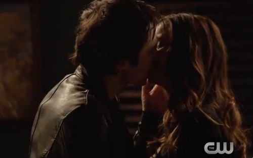 ‘The Vampire Diaries’ Season 6 Spoilers: Elena and Damon – 3 Things That Keep Fans Coming Back for More