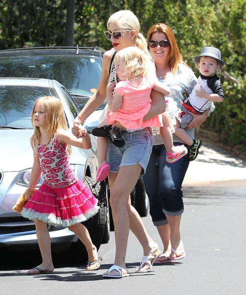 Tori Spelling Pregnant With Morning Sickness: Dean McDermott Wants Baby Number 5 – Report