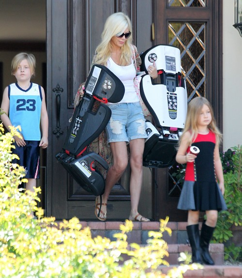 Dean McDermott Wants Tori Spelling’s Inheritance: Waiting For Candy to Release Father’s Millions