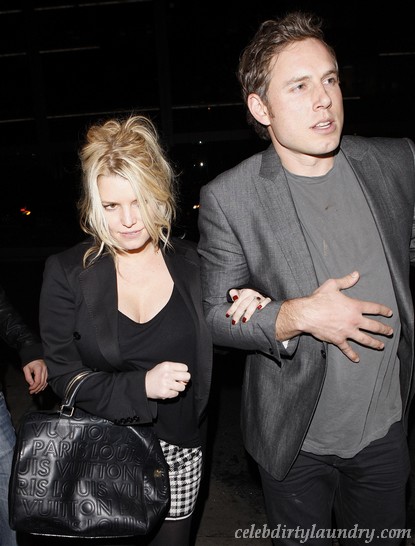 How Jessica Simpson Addresses Pregnancy Rumors