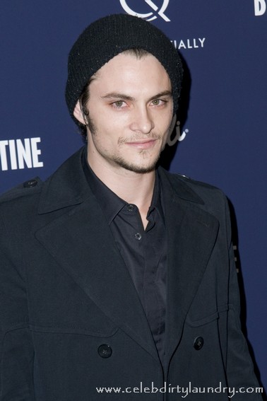 Shiloh Fernandez Glad He Did Not Get Robert Pattinson’s ‘Twilight’ Role