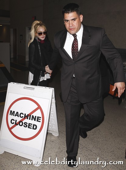 Lindsay Lohan Gives Michael Jackson’s Former Bodyguard Alberto Alvarez A Tryout