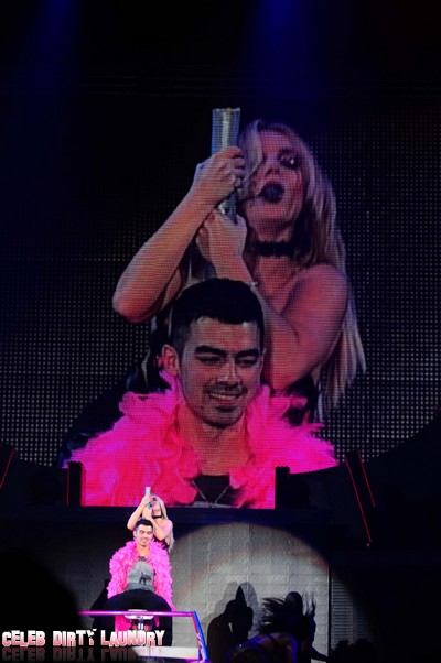 Britney Spears ‘Performs’ With Joe Jonas (Photo)