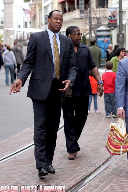 Dr. Conrad Murray Seeks A Delay In His Trial For Michael Jackson’s Death