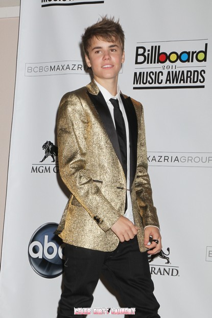 Justin Bieber Asks For Time Off From Fans – Requests Some Privacy