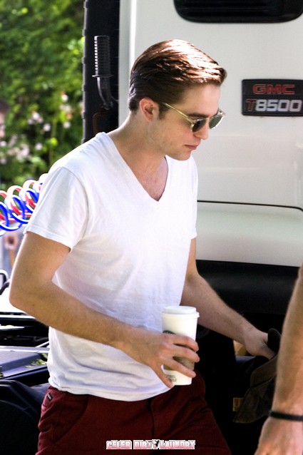 Is Robert Pattinson Cheating on Kristen Stewart?