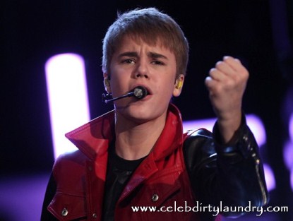 Justin Bieber Believes That Robert Pattinson Is A Vampire In Real Life